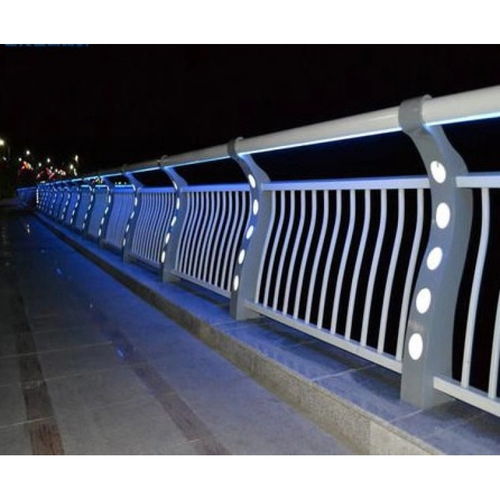 湖南道路護欄制作在市政工程中的重要性及技術(shù)應用